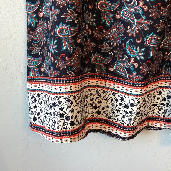 Alya Sleeveless Dress - Picture 3 of 6